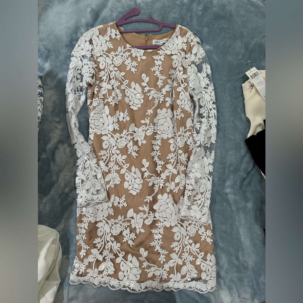 Dress the population medium lace white and beige dress